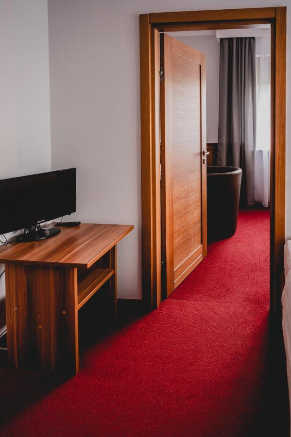 Hotel Nad Morzem- Art-Pension Swierzno Bagian luar foto