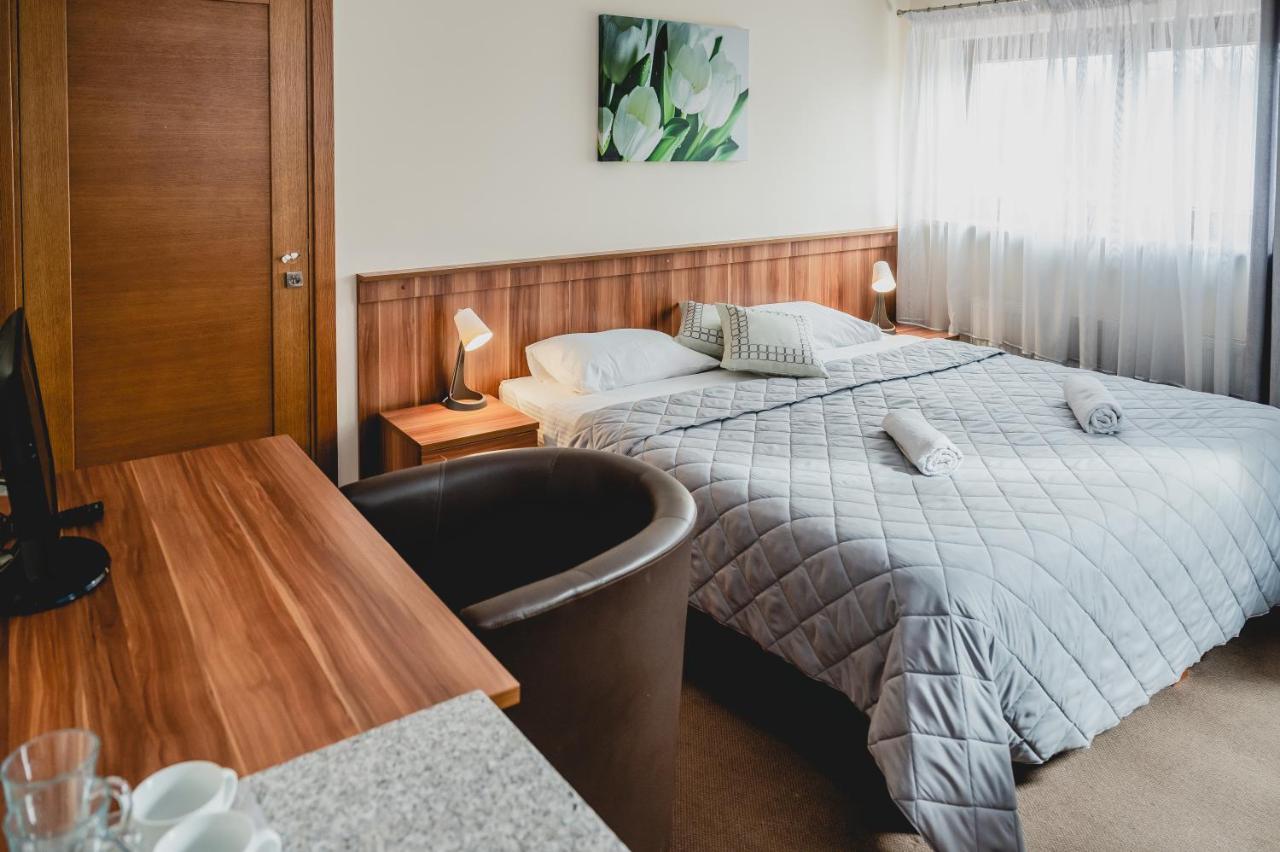 Hotel Nad Morzem- Art-Pension Swierzno Bagian luar foto