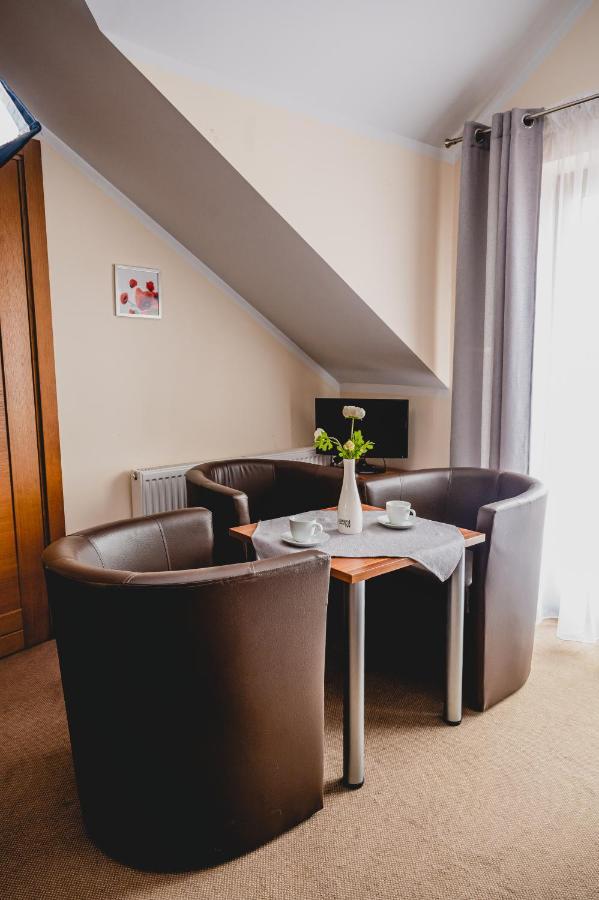 Hotel Nad Morzem- Art-Pension Swierzno Bagian luar foto